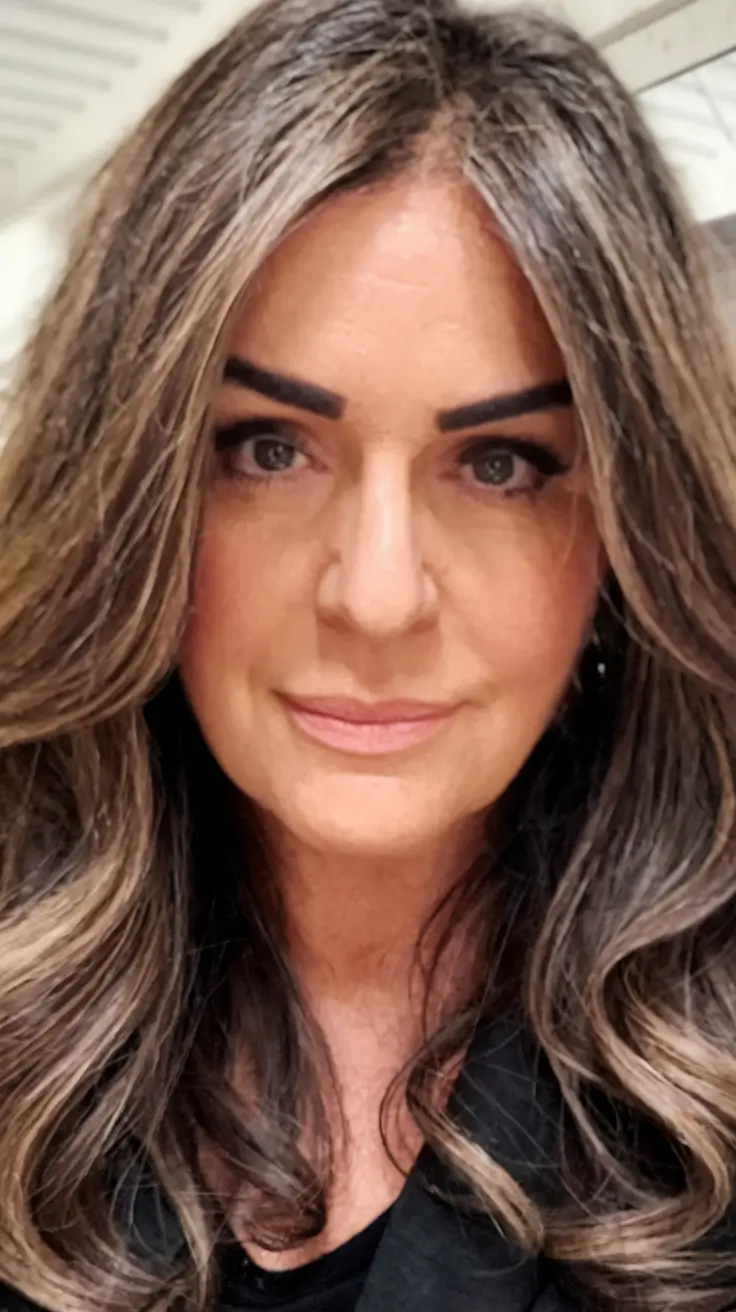 Autumn 2025 Haircuts for women 50+ modern length with living depth