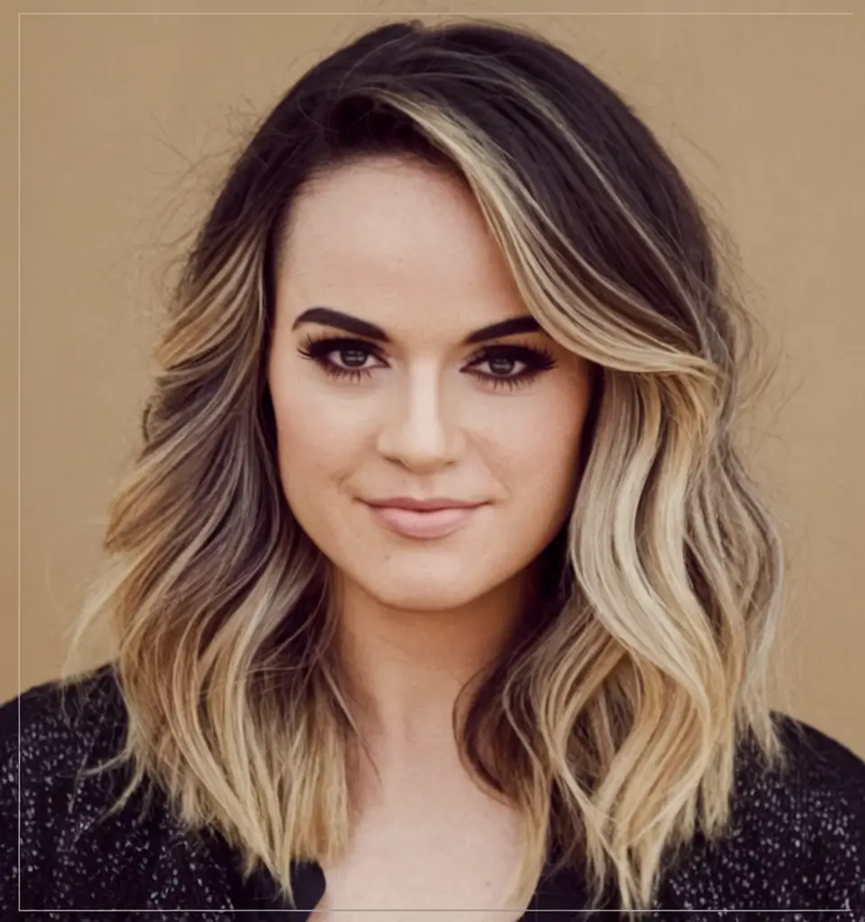 Summer 2025. Ideas for haircuts for round faces - a dimensional blond forehead with beach ends