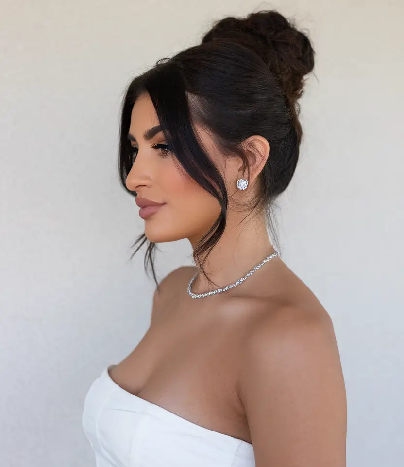 Summer bun hairstyle 2025: Gorgeous atmosphere.