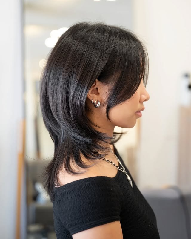 30 Chic & Manageable: The Best Short Haircuts for Thick Hair