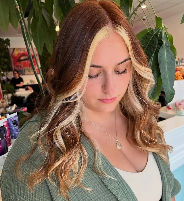 33 Trendy Money Piece Hair Colors for a Bold, Stylish Look