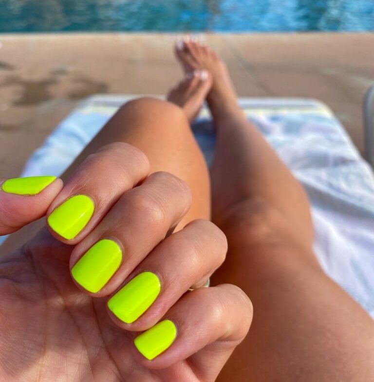 21 Short Nail Designs to Inspire Your Fresh Start: New Year, New Nails