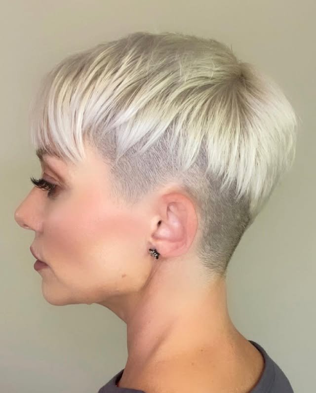 30 Best Short Haircuts for Straight Hair: Minimal Effort, Maximum Style