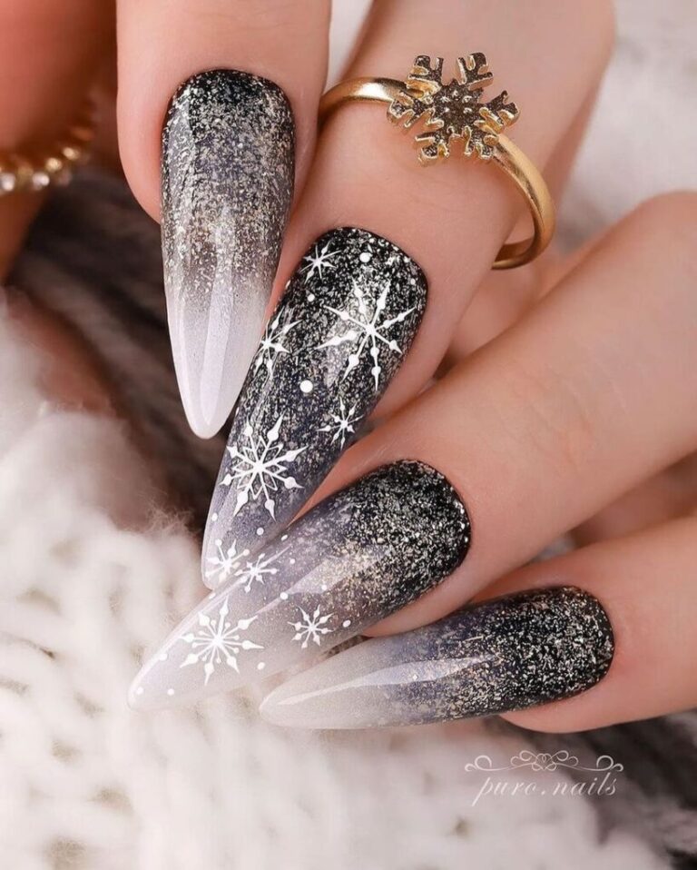20 Eye-Catching Black and White Christmas Nail Designs: Monochrome Magic