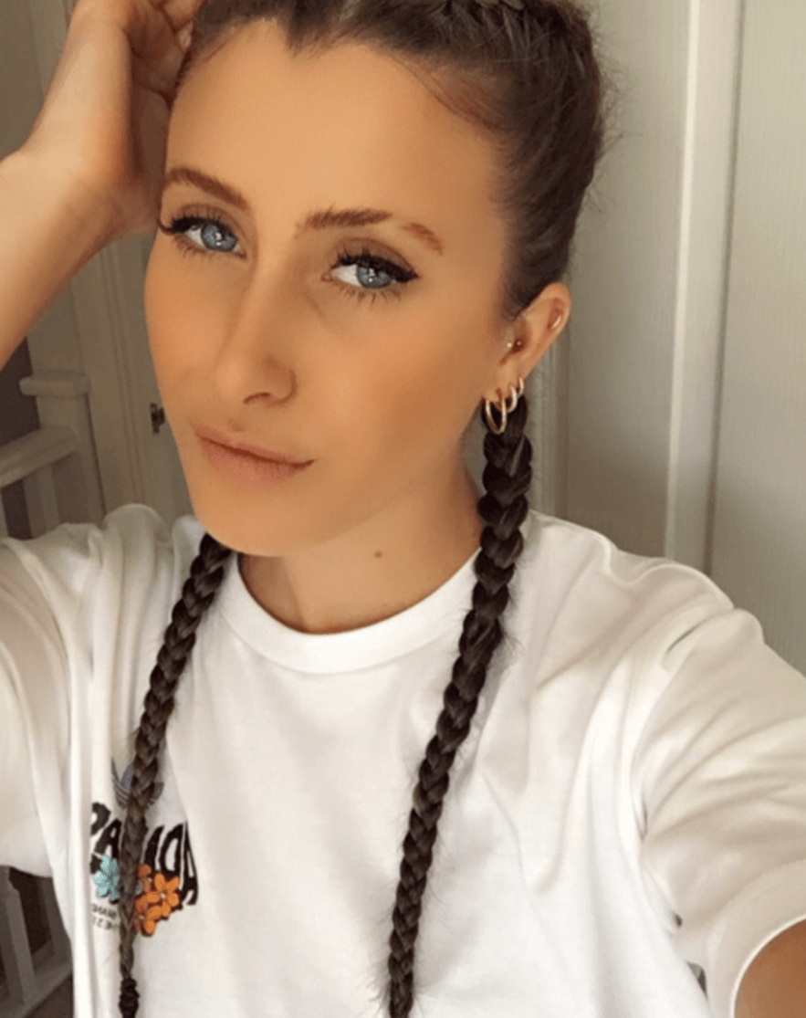 Простая прорезь для бровей