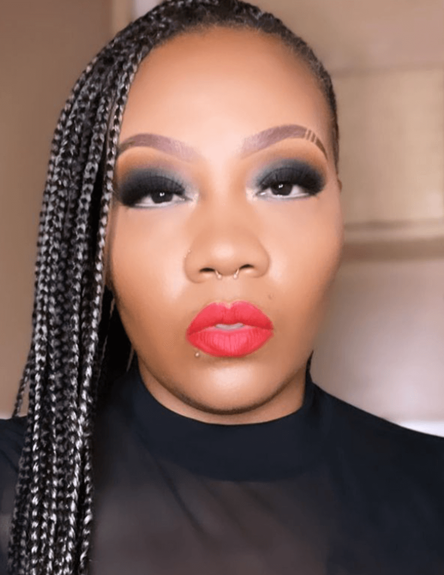 Крупным планом разрез бровей