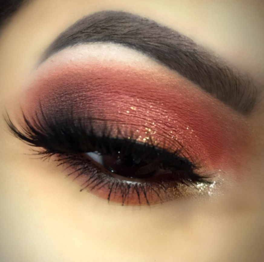 Sparkling red eyeshadow