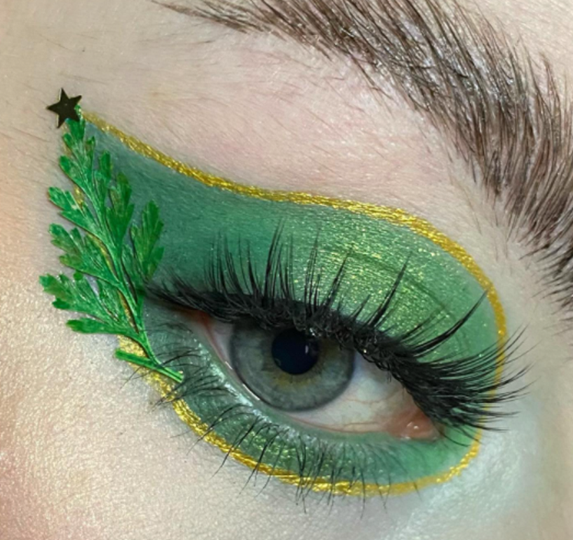 Lazy Christmas eye makeup