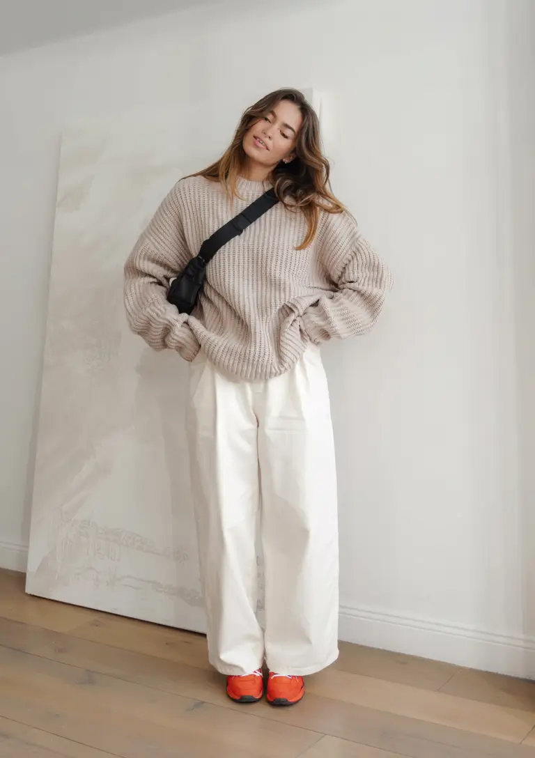 comfy winter outfits ideas 2025 2026 neutral layers pop