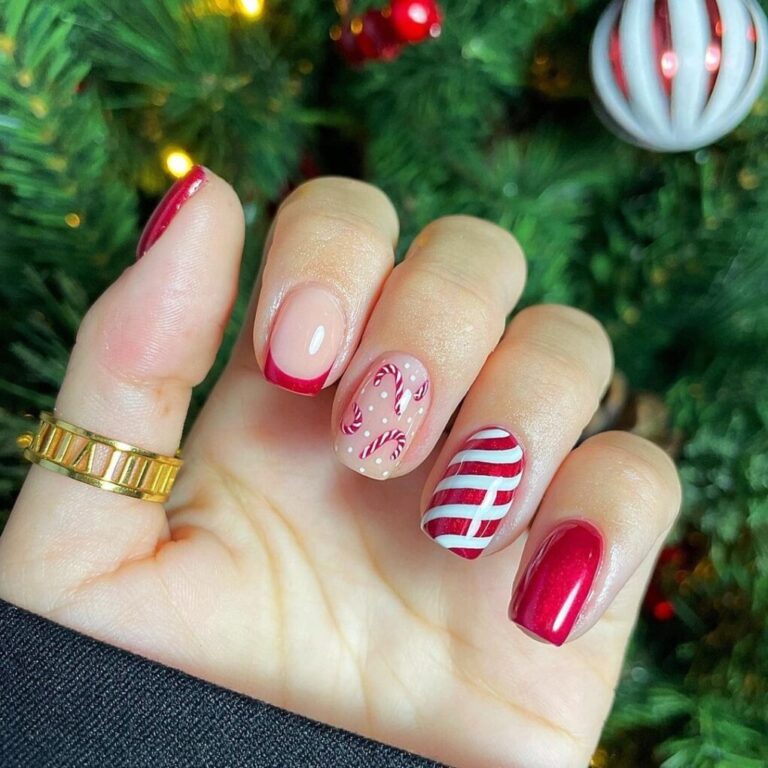 23 Short Nail Christmas Designs to Try: Tiny Treats