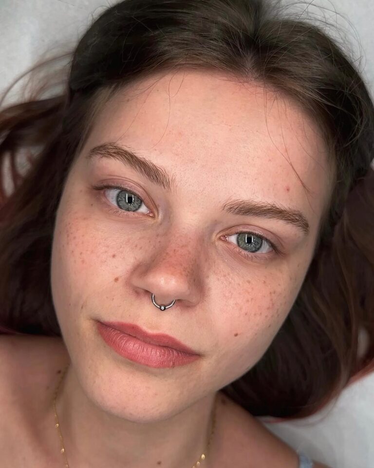 25 Cute Freckle Tattoo Ideas for a Natural Look & Subtle Beauty