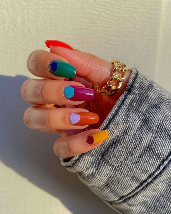 Multicolor Nails: The Trendsetter for Summer 16 Ideas