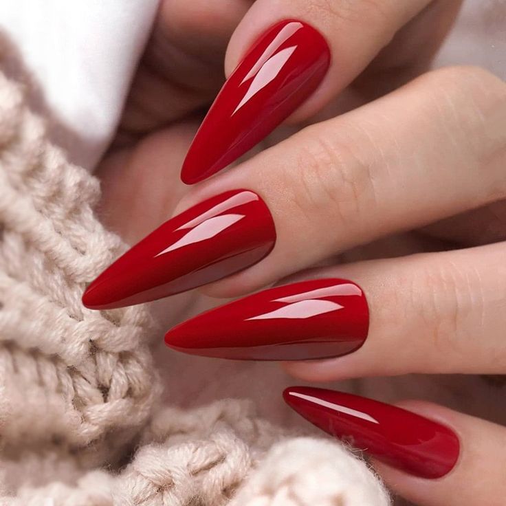 Nail Polish Colors Winter 2025 – 2026: 24 Ideas: Embrace the Season with Style