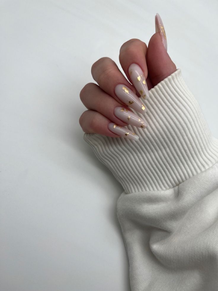Nail the Winter Look: Glamorous Gold Nail 16 Ideas