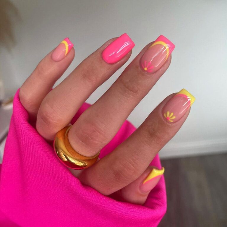 Summer 2025’s Hottest Trends: New Nail Designs from Bright Acrylic Art to Unique Gel Stilettos