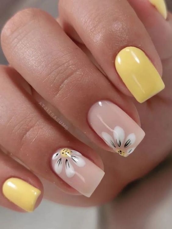 Spring 2025 Nail Trends: Bright Yellow, Pastel, and Floral Acrylic Designs