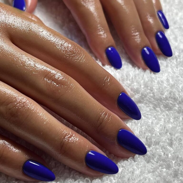 Best 10+ royal blue almond nails you must try this year