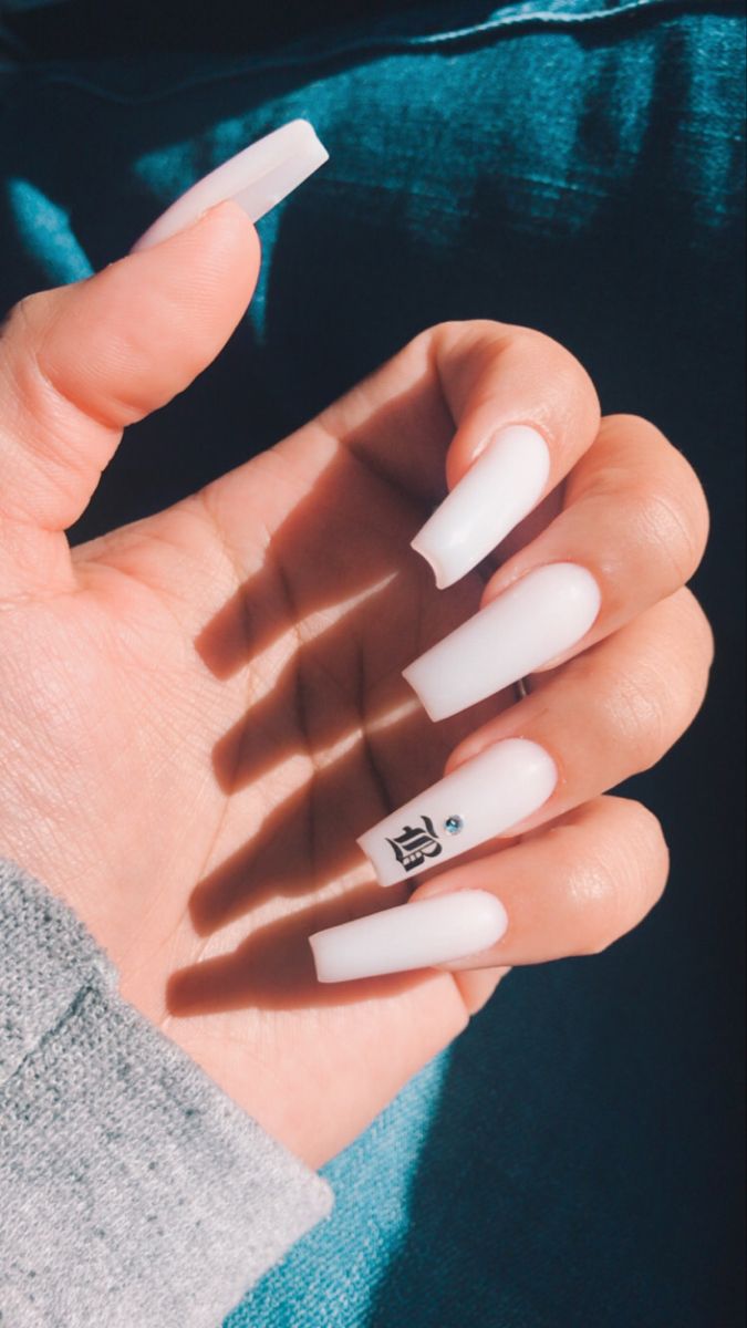 Best 26+ acrylic nails with bf initials you must try this year