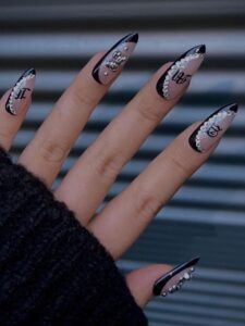 Best 12+ Fall Black Nail Color you must try this year