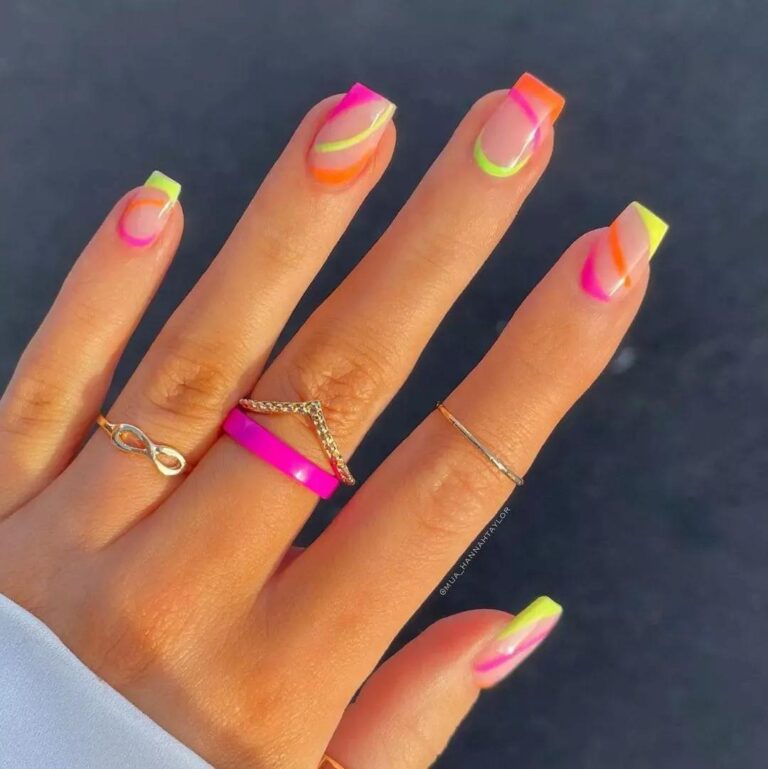 Best 20+ vibrant summer nails you must try this year