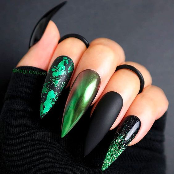 19 Spooky and Stylish Halloween Nail Ideas